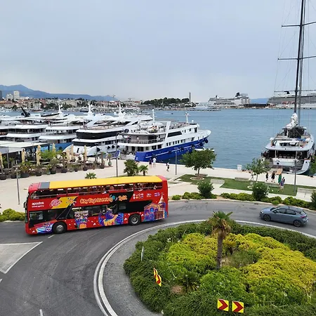 米拉公寓 公寓 *